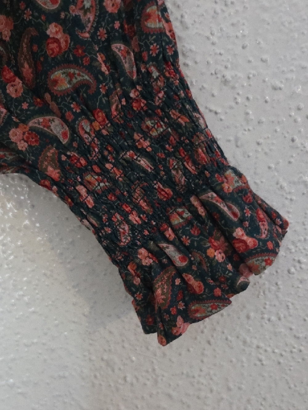 Doen Deep V Smocked Midi Dress in Brown and Pink Paisley - Picture 4 of 9